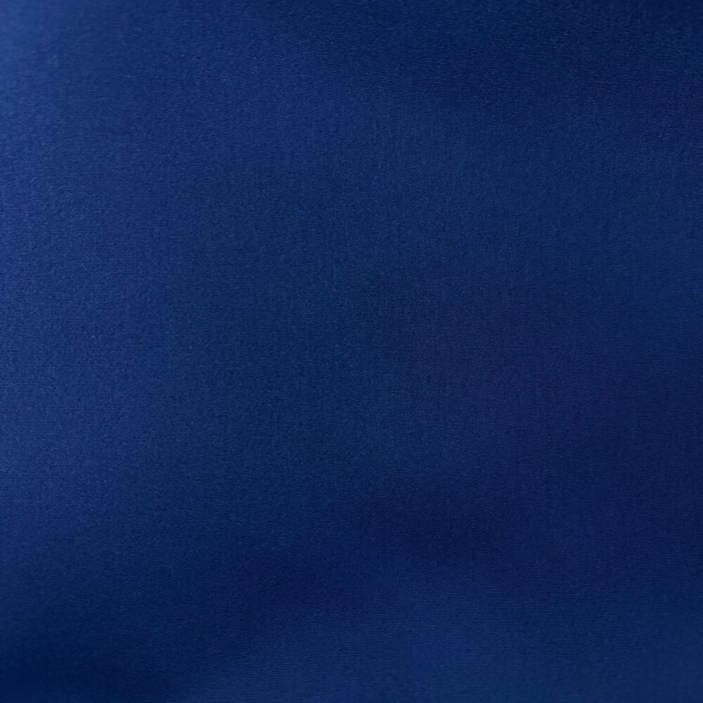 Azul oscuro